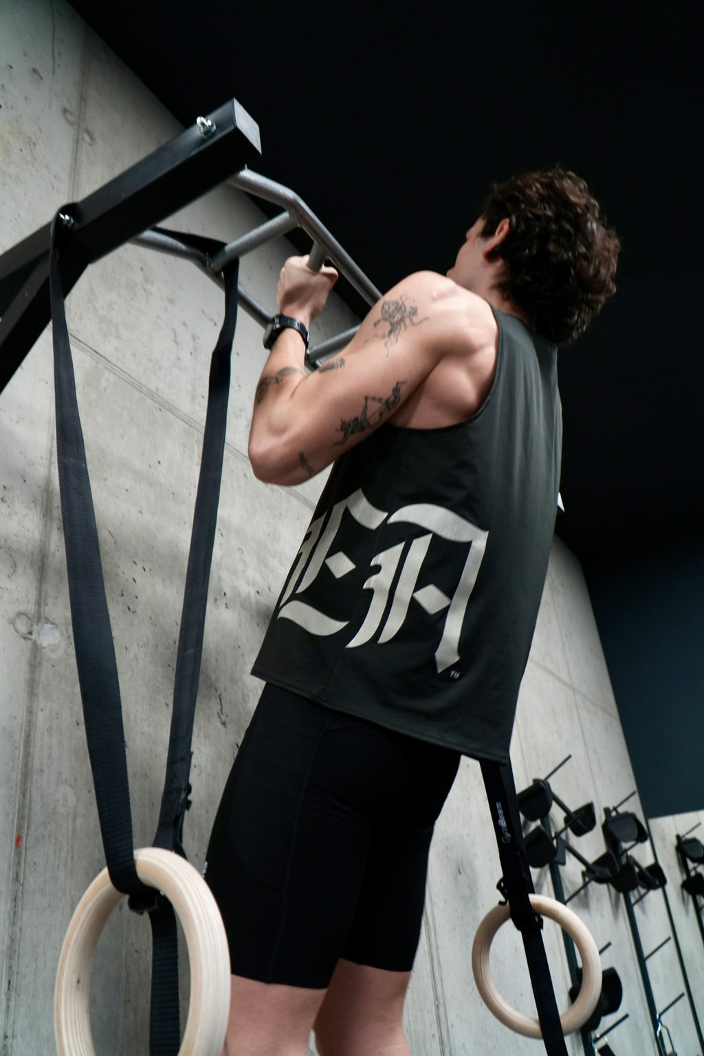 CORE BLACK VEST