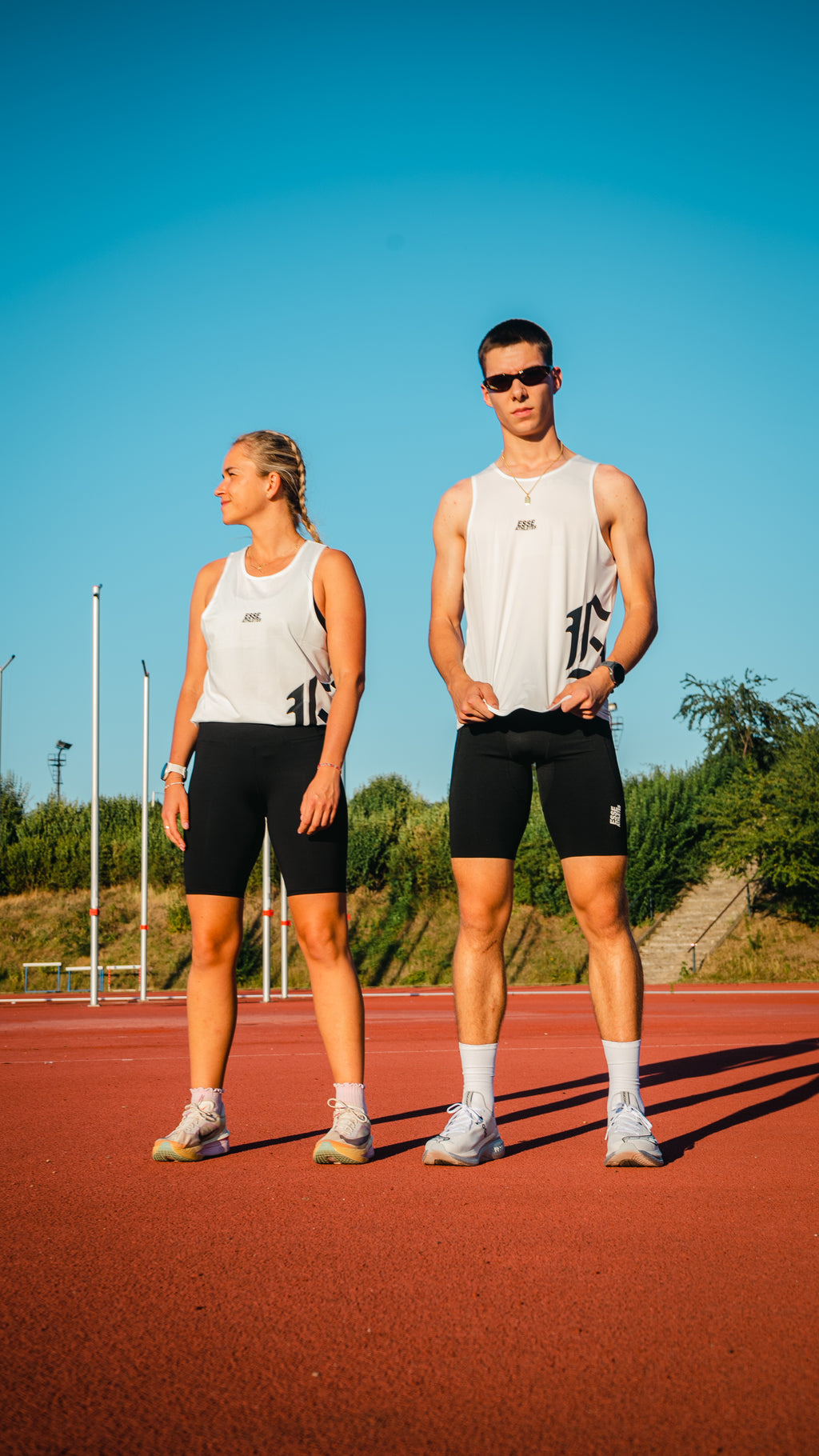 WHITE CORE VEST